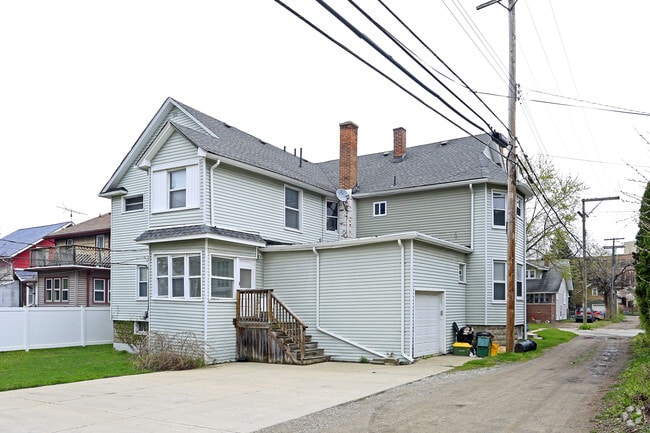 Building Photo - 322 S Laurel St