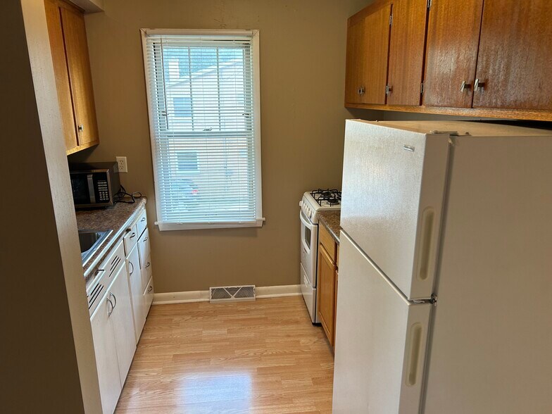 Building Photo - 1133 Vilas Ave