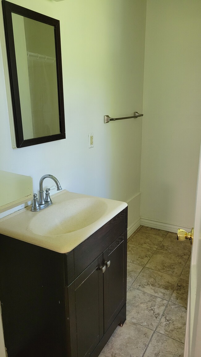 bathroom - 2795 Tola Ave