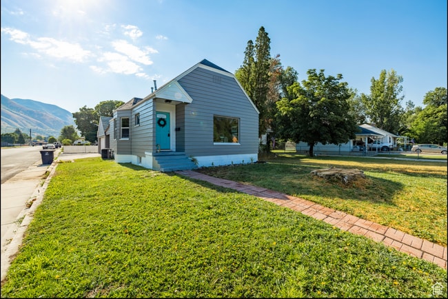 Building Photo - 201 S 400 E