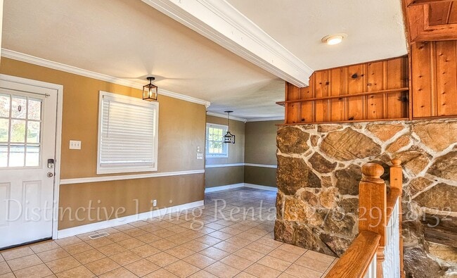 Building Photo - Cozy home with a stunning view!