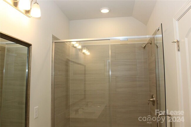 Building Photo - 922 Sagecroft Ln