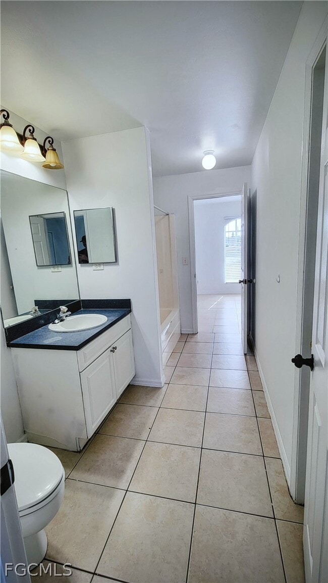 Building Photo - 718 Altair Ave