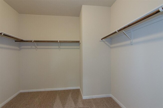 Building Photo - 117 Naset Dr