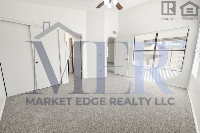 Building Photo - 3Bed/2Bath Home at 101/Union Hills! $399 M...