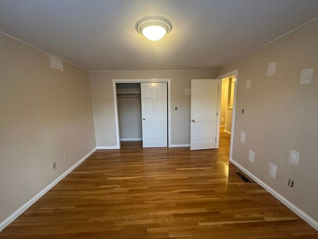 Building Photo - 40 Tisdale Dr