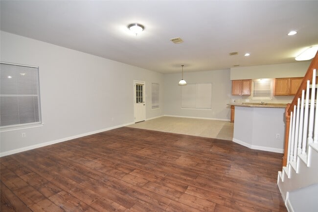 Building Photo - 6807 Turtlewood Dr