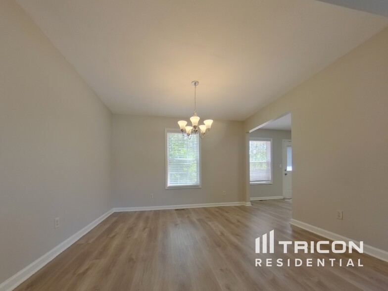 Building Photo - 115 Fairfax Dr
