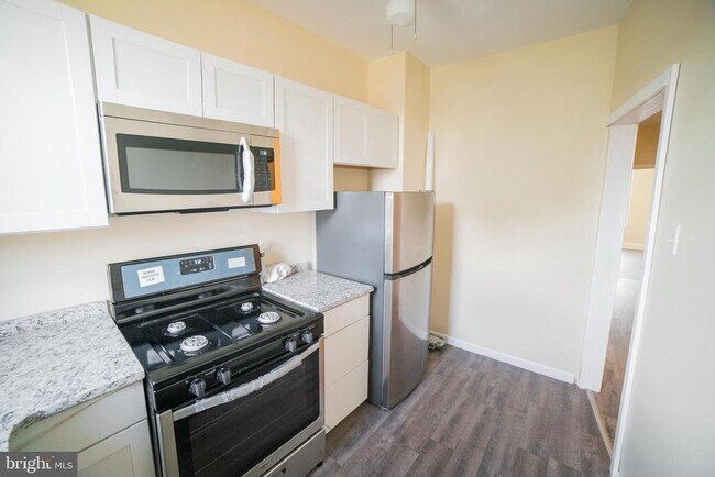 Building Photo - 2427 E Allegheny Ave