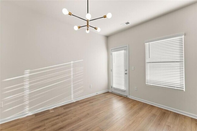 Building Photo - 76 Regent Pk