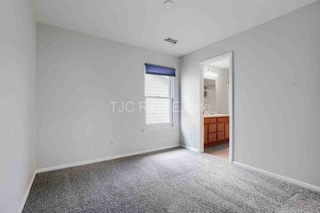 Building Photo - 3427 Florence Way