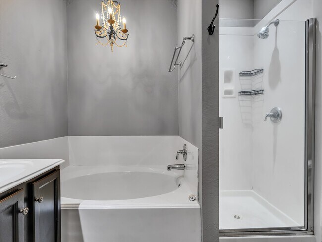 Building Photo - 1906 Cameo Ct