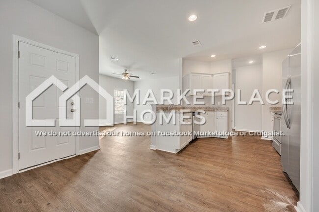 Building Photo - 4601 Smithfield Ln