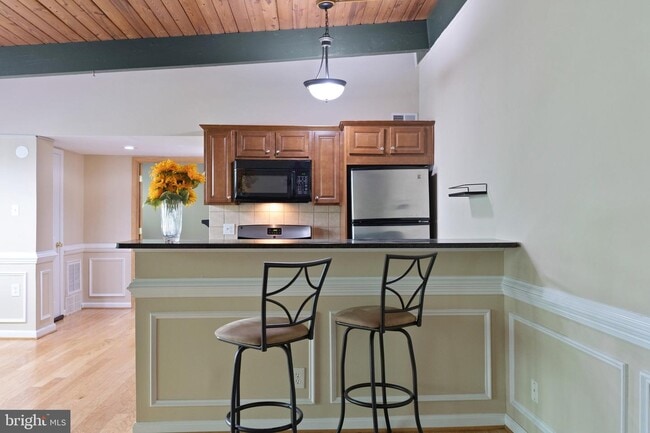 Building Photo - 4381 Americana Dr