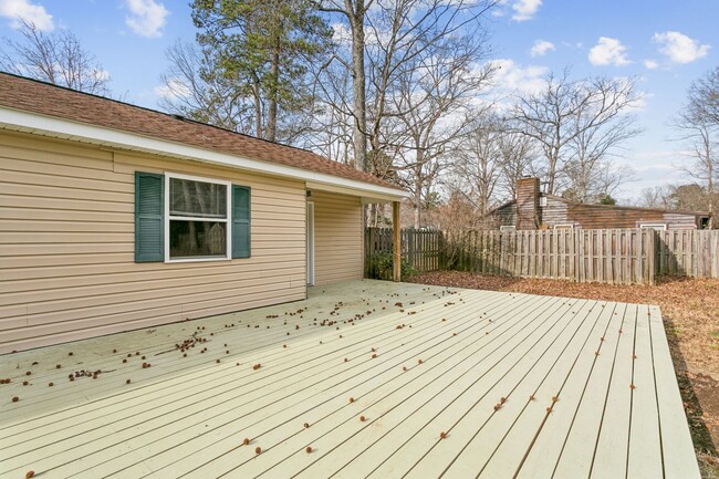 Building Photo - Updated Large Home with Private In-Law Suite Near Gloucester Main Street