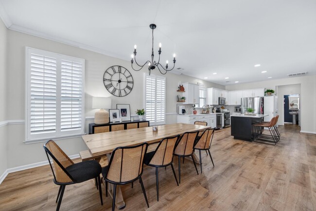 Building Photo - 105 Crossandra Ave