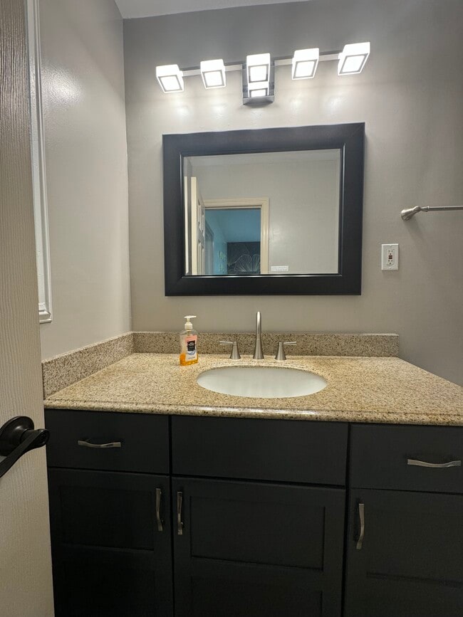 Building Photo - 7517 Murillo St