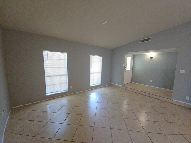 Building Photo - 3906 Postwood Dr