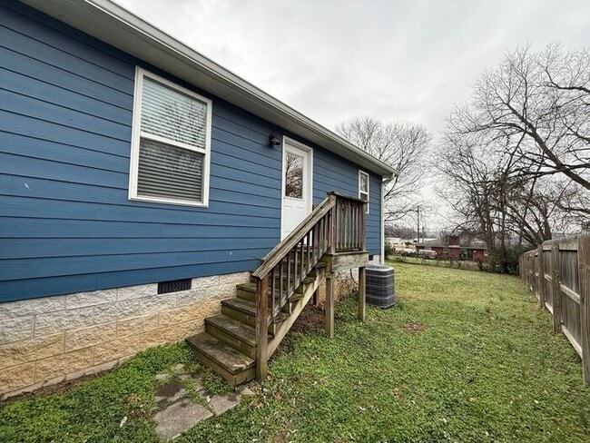 Building Photo - Lovely 3 Bed 2 Bath House in Old Hickory - Fenced in Yard