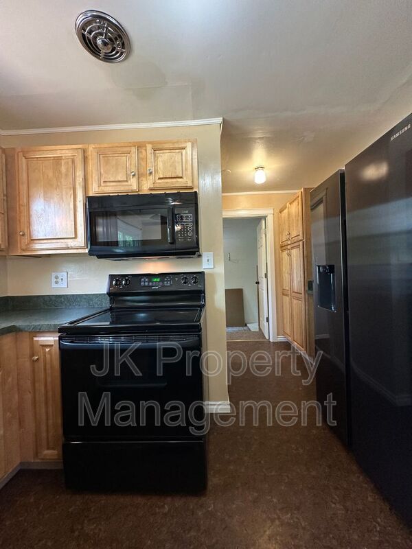 Building Photo - 710 48th St S