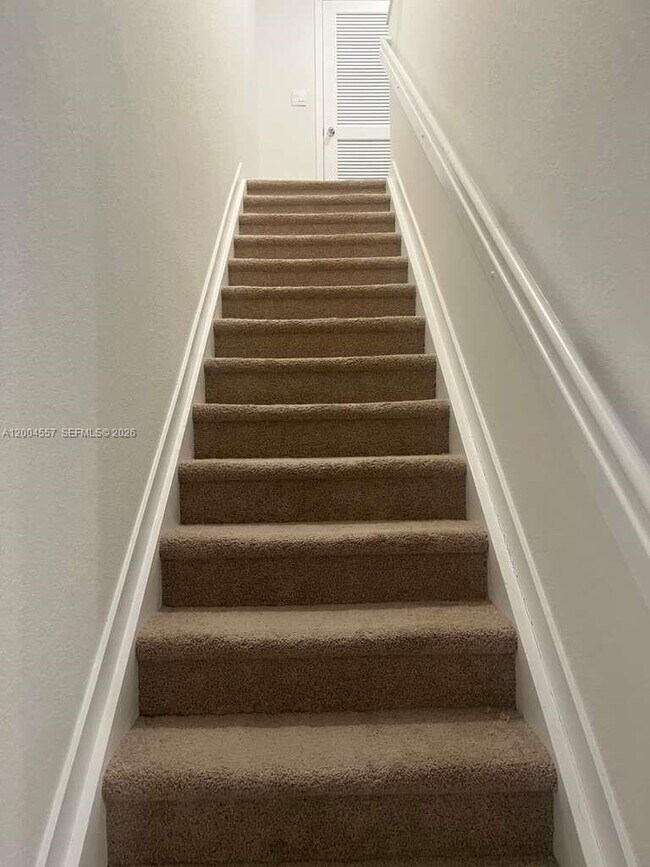 Building Photo - 1431 NE 3rd Ave