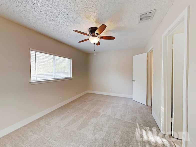 Building Photo - 8338 Morning Grove