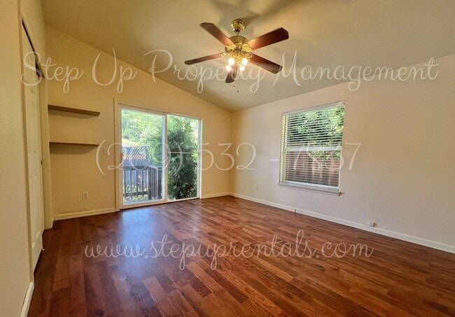 Building Photo - Comfortable & Well-Appointed 3-Bedroom Hom...