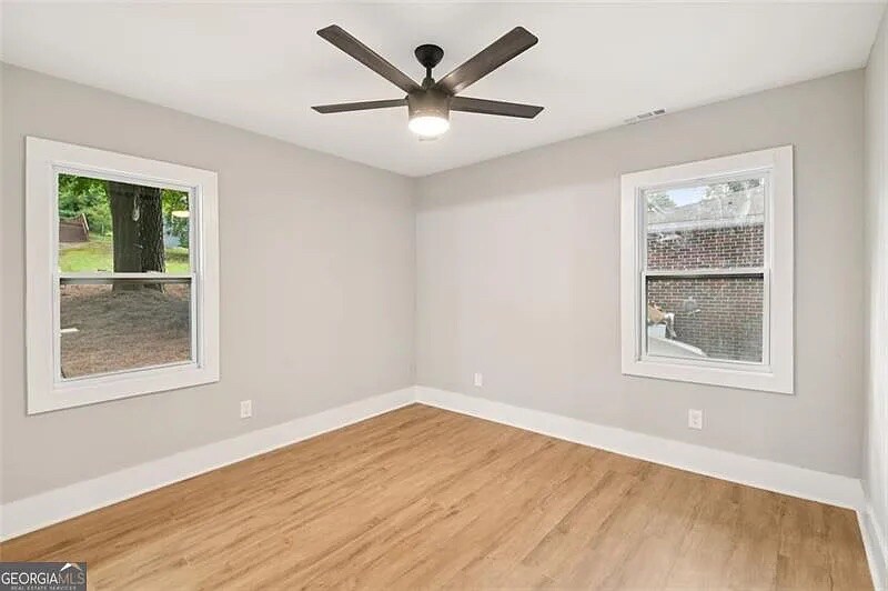 Building Photo - Room in House on Diana Dr SW