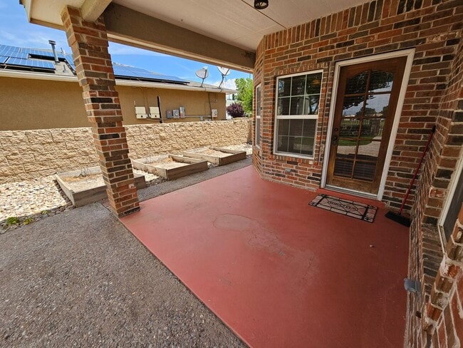 Building Photo - 311 Desert Sun Ct
