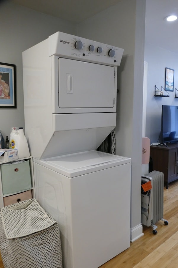 Building Photo - 834 N Mozart St