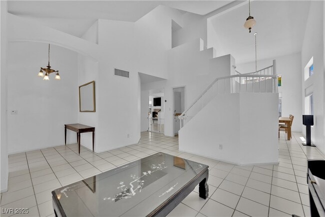 Building Photo - 2128 Desert Pines St