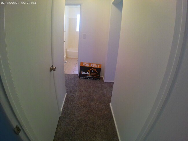 Building Photo - 718 30th St