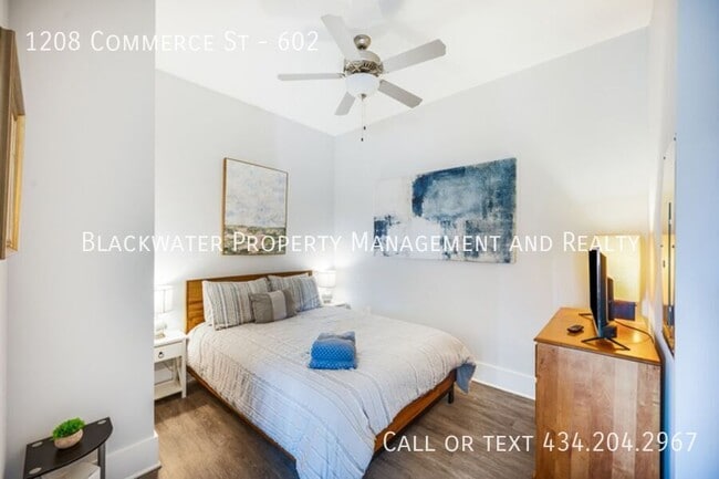 Building Photo - 1208 Commerce St