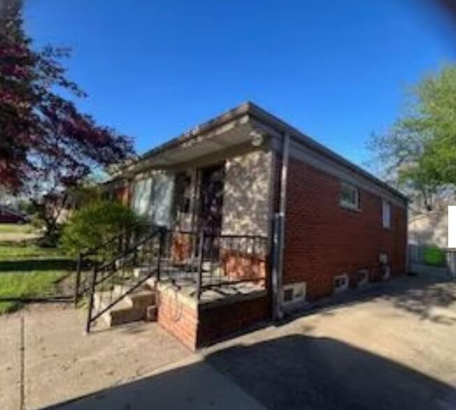 Primary Photo - 30424 Longfellow Ave