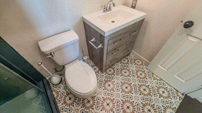 Building Photo - Ready to Move In 3-Bedroom Living with Modern Comforts in The Colony, TX