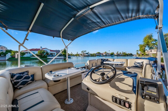 Building Photo - 1817 E Willow Tree Ct