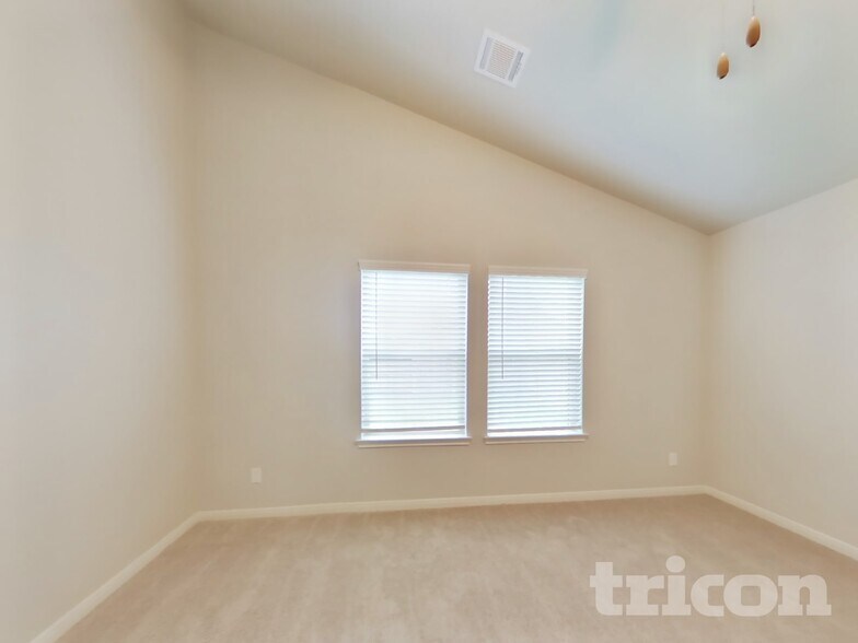 Building Photo - 9834 Gln Brk Ln