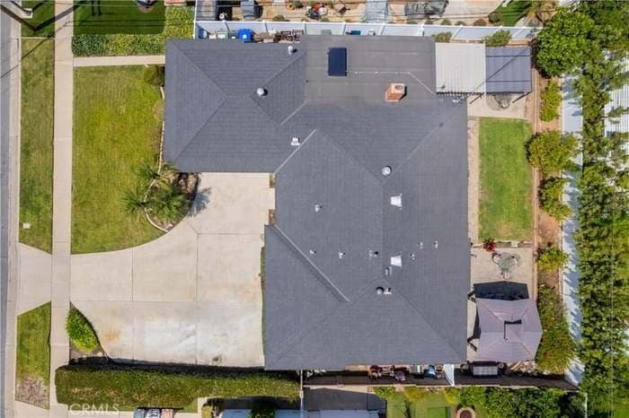 Building Photo - 1049 El Mirador Dr