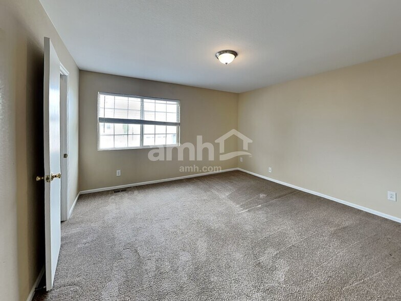 Building Photo - 21630 E Stoll Pl