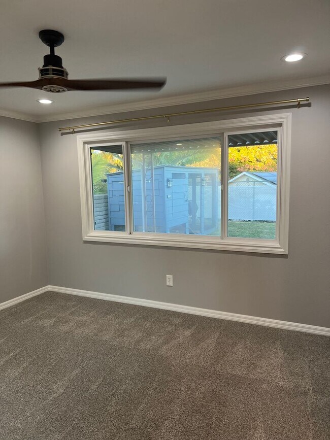 Building Photo - Rare Find!!!  Incredible 4  bedroom / 2 bath updated house in beautiful Clairemont!!!