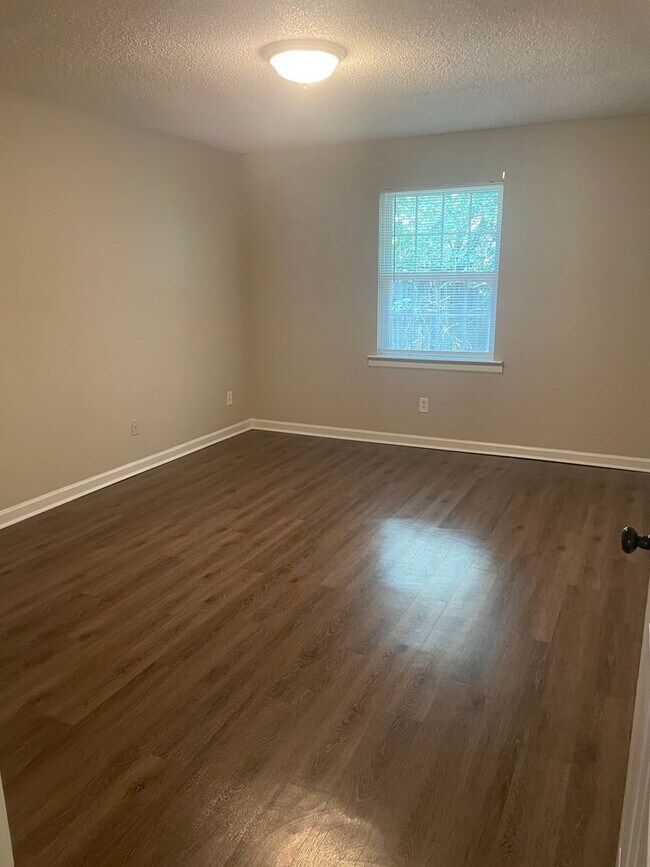 Building Photo - 150&amp;152 Rogers Drive, Rome, GA 30165