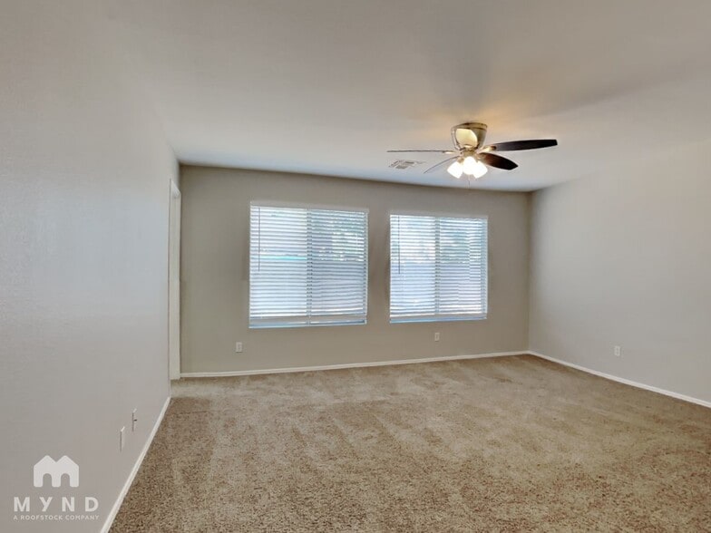 Building Photo - 16025 W Lilac St