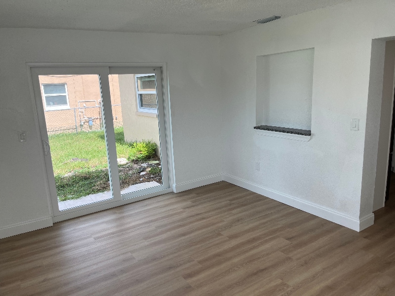 Building Photo - 6250 Cecelia Dr