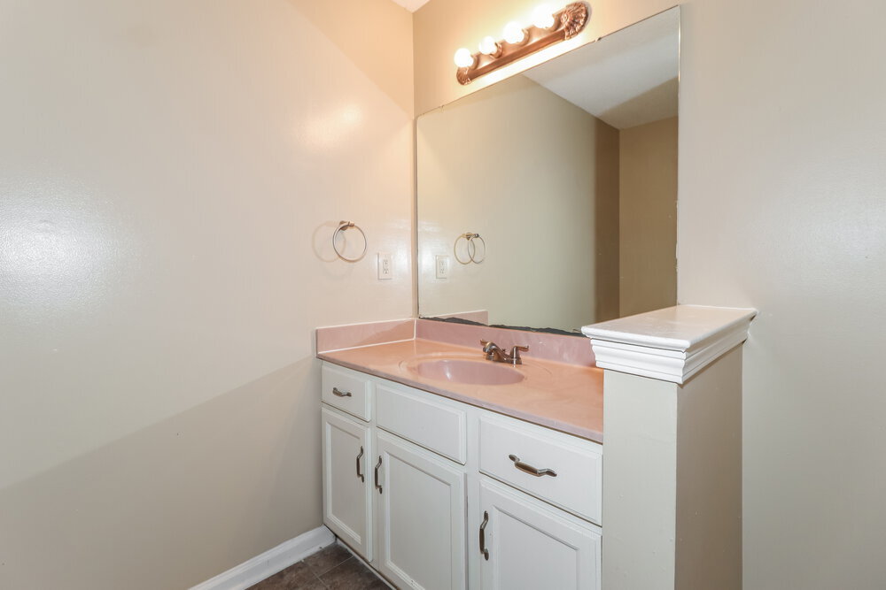 Building Photo - 1172 Jessica Lauren Dr