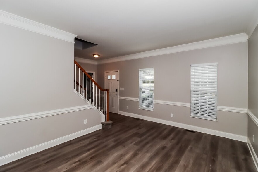 Building Photo - 8540 Glade Ct