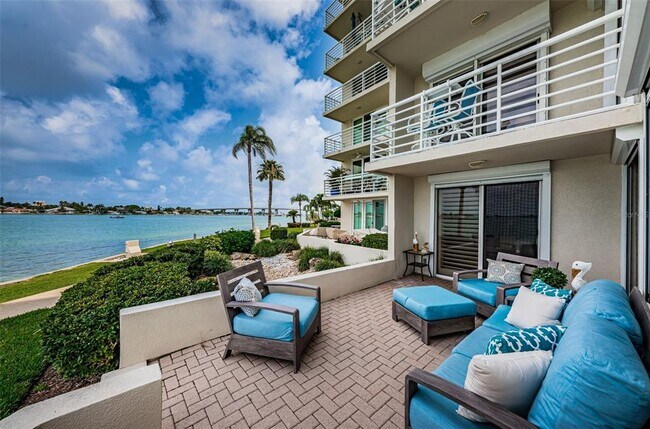 Building Photo - 6105 Bahia Del Mar Cir