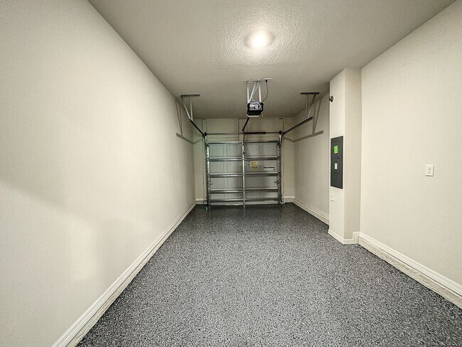 Building Photo - 4621 Sparkling Shell Ave