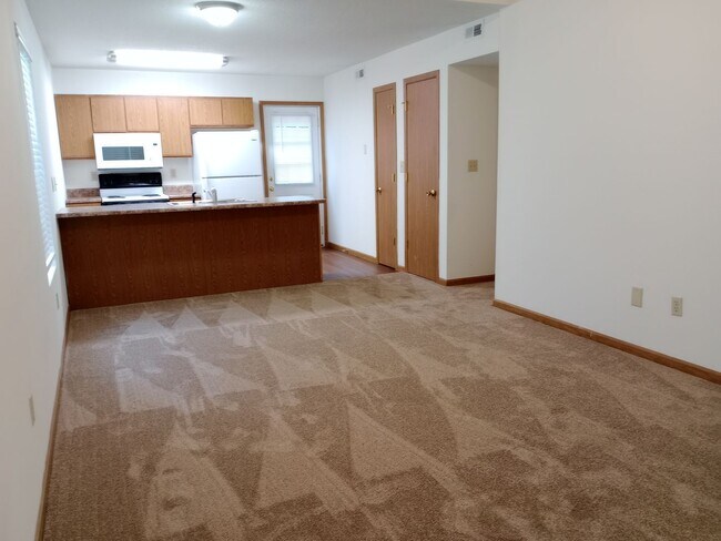 Building Photo - 3546-3548-3548 Prescott Dr