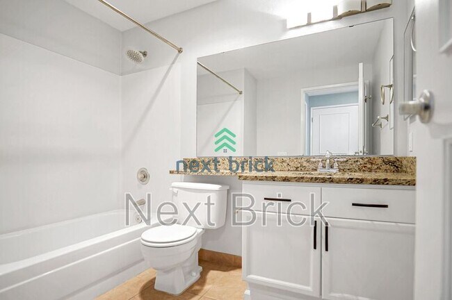 Building Photo - 901 Sunset Blvd NE