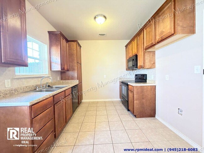 Building Photo - 916 Parkplace Ridge
